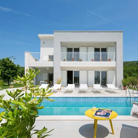 Peaceful In With Sea View